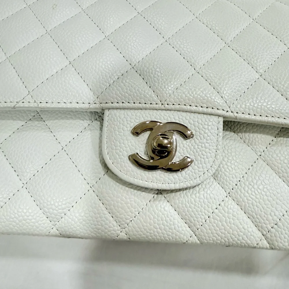 💯 Auth Chanel White Quilted Caviar Medium Classic Double Flap Bag Edge Stitching